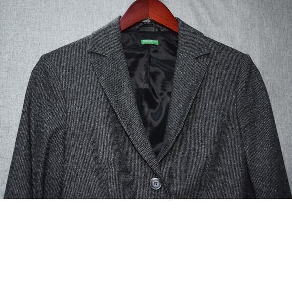 Benetton Gray Wool Blend Pinstripe 3-Button Blazer Jacket Size 40 (US 6) - Picture 2 of 3